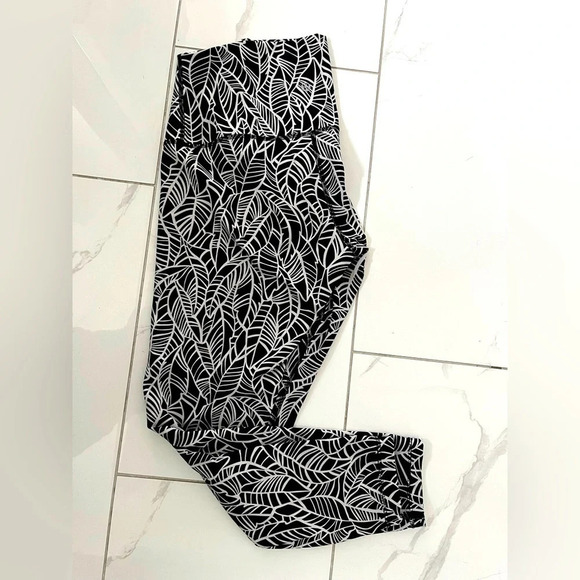 Lululemon/Wunder Under Full on Luxtreme/ See measurements/🔥FREE LULU BAG🔥 - Picture 7 of 14